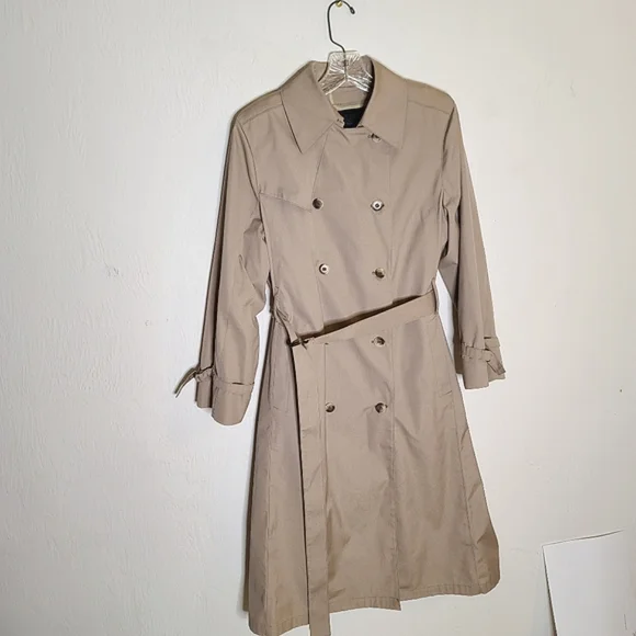 SOLD Vintage London Fog Plaid Lined Belted Trench Coat Size 10P - Picture 6 of 16